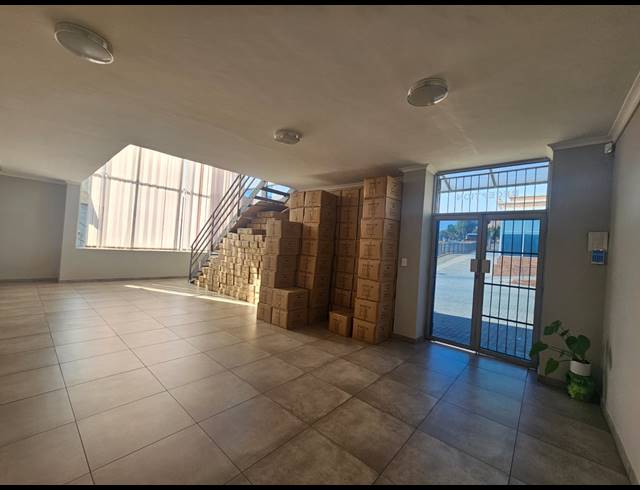 1,030M² WAREHOUSE TO LET IN MEADOWDALE